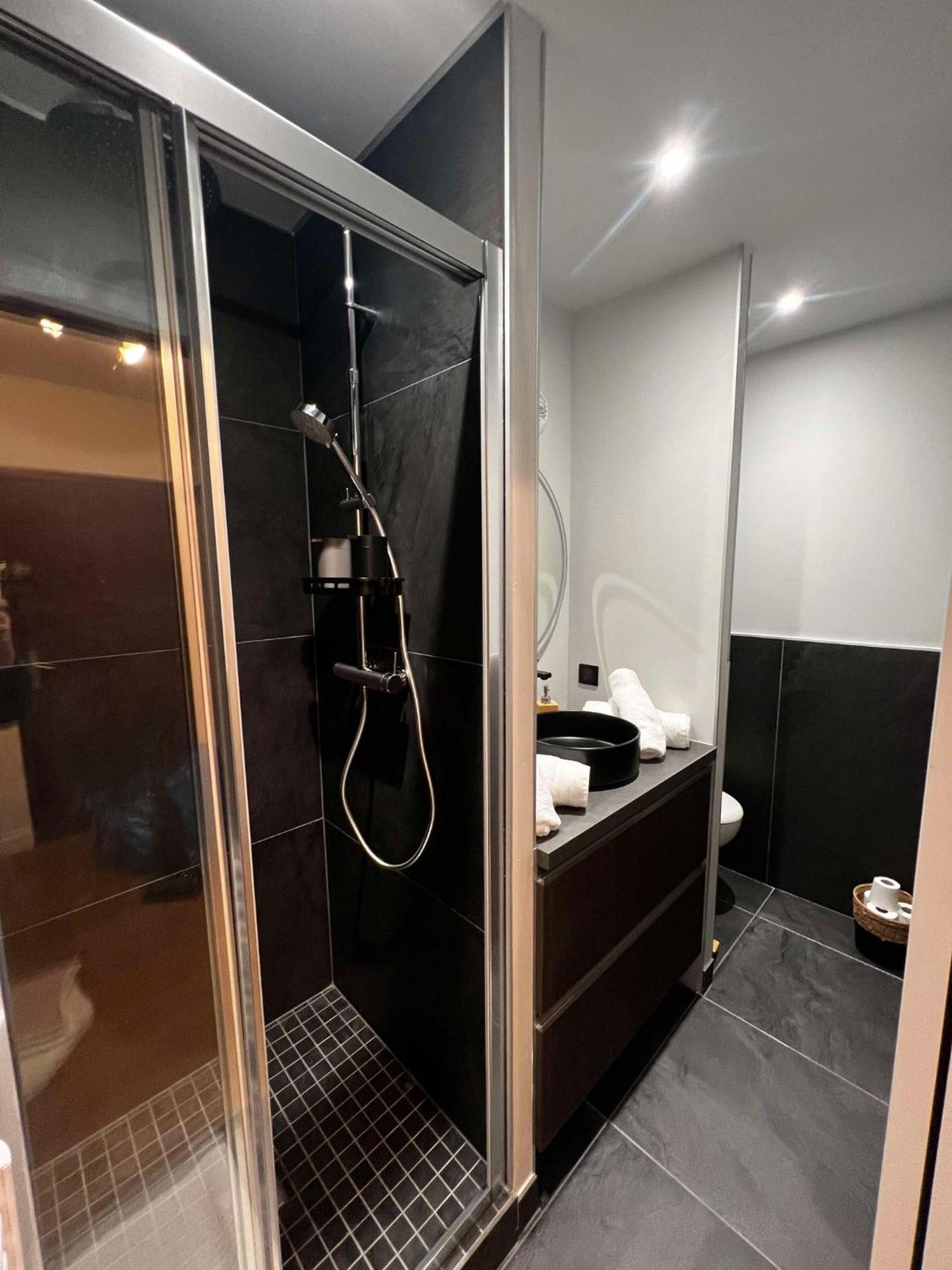Appartement Le Flamboyant - Wifi - Central - Cosy Aix-les-Bains Ngoại thất bức ảnh